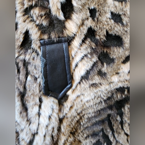 Steve Madden Women's Animal Print Coat with Button Magnetic Snaps Size Large - Picture 3 of 12